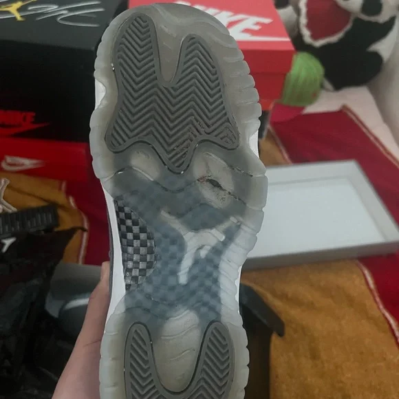 Jordan 11 Cool Greys (Used) 4Y (Shoe laces included)
